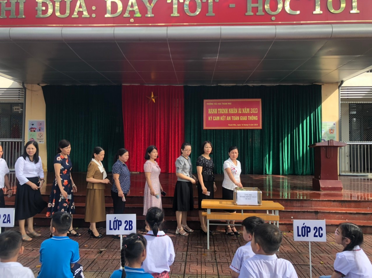 HÀNH TRÌNH NHÂN ÁI NĂM 2023 VÀ KÍ CAM   KẾT AN TOÀN GIAO THÔNG